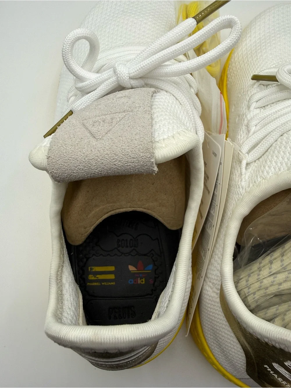 Pharrell x Adidas Tennis Hu white/yellow - size 6 (No box)